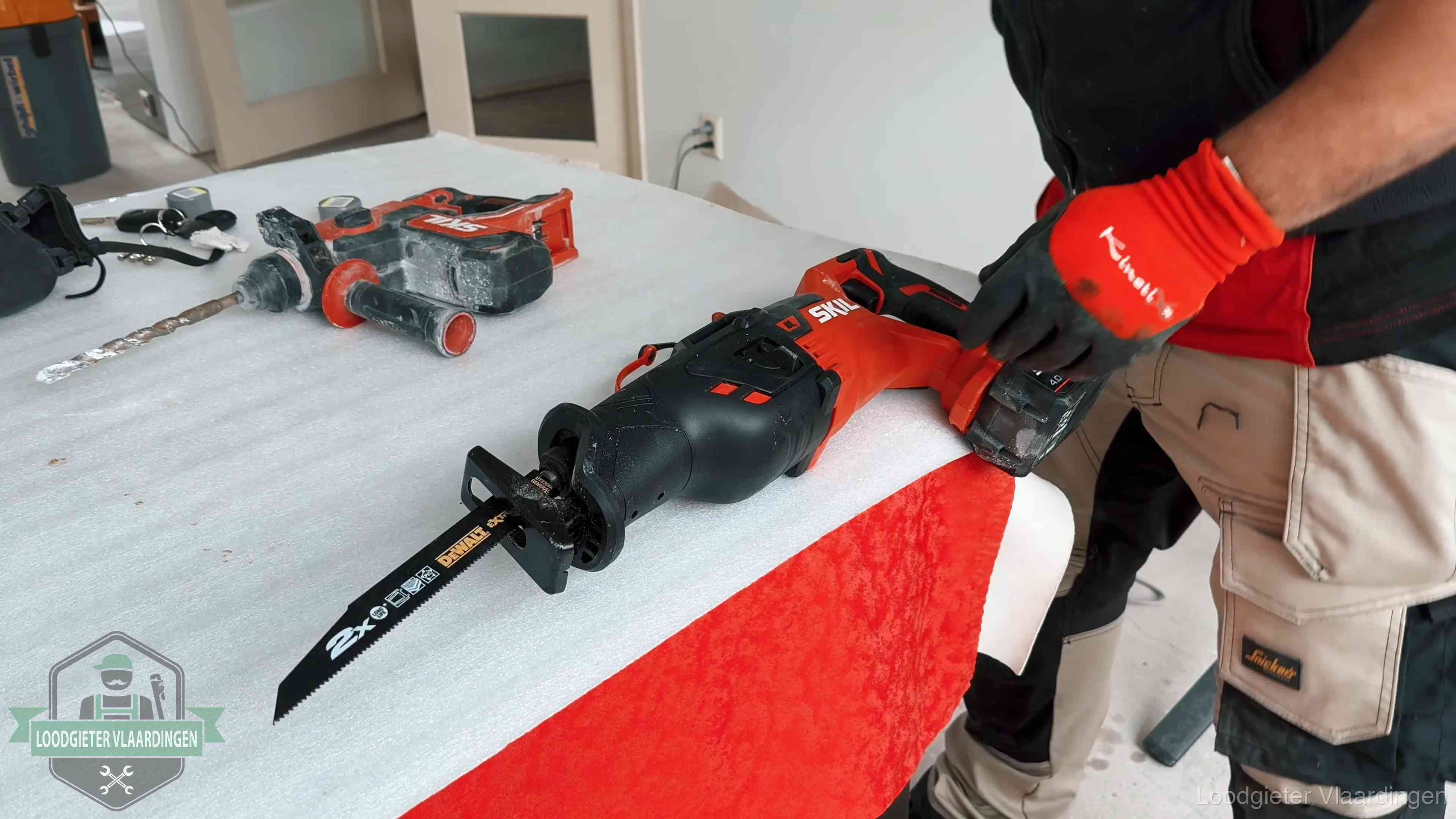 Betrouwbaar loodgietersbedrijf herkennen in Vlaardingen Professioneel gereedschap klaargelegd voor een klus in Vlaardingen