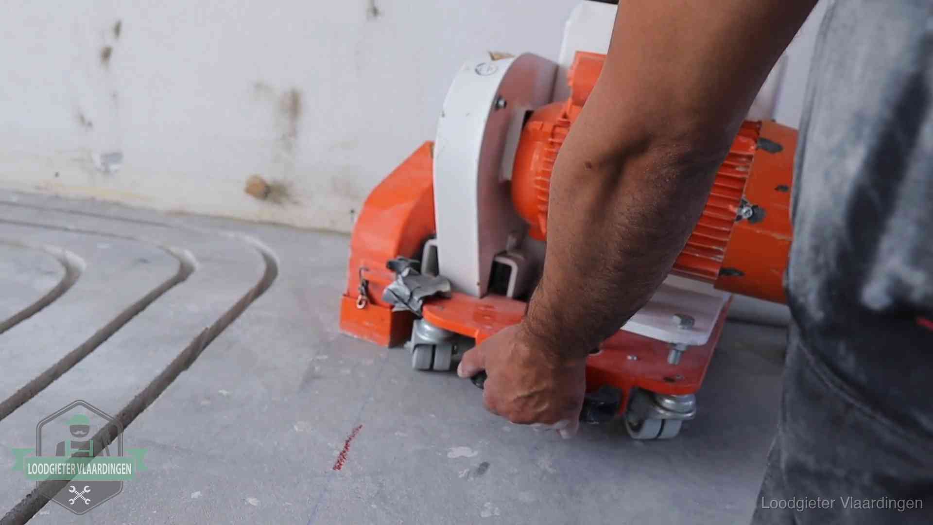 Sleuvenpatroon voor vloerverwarming in de dekvloer van een woning in Vlaardingen